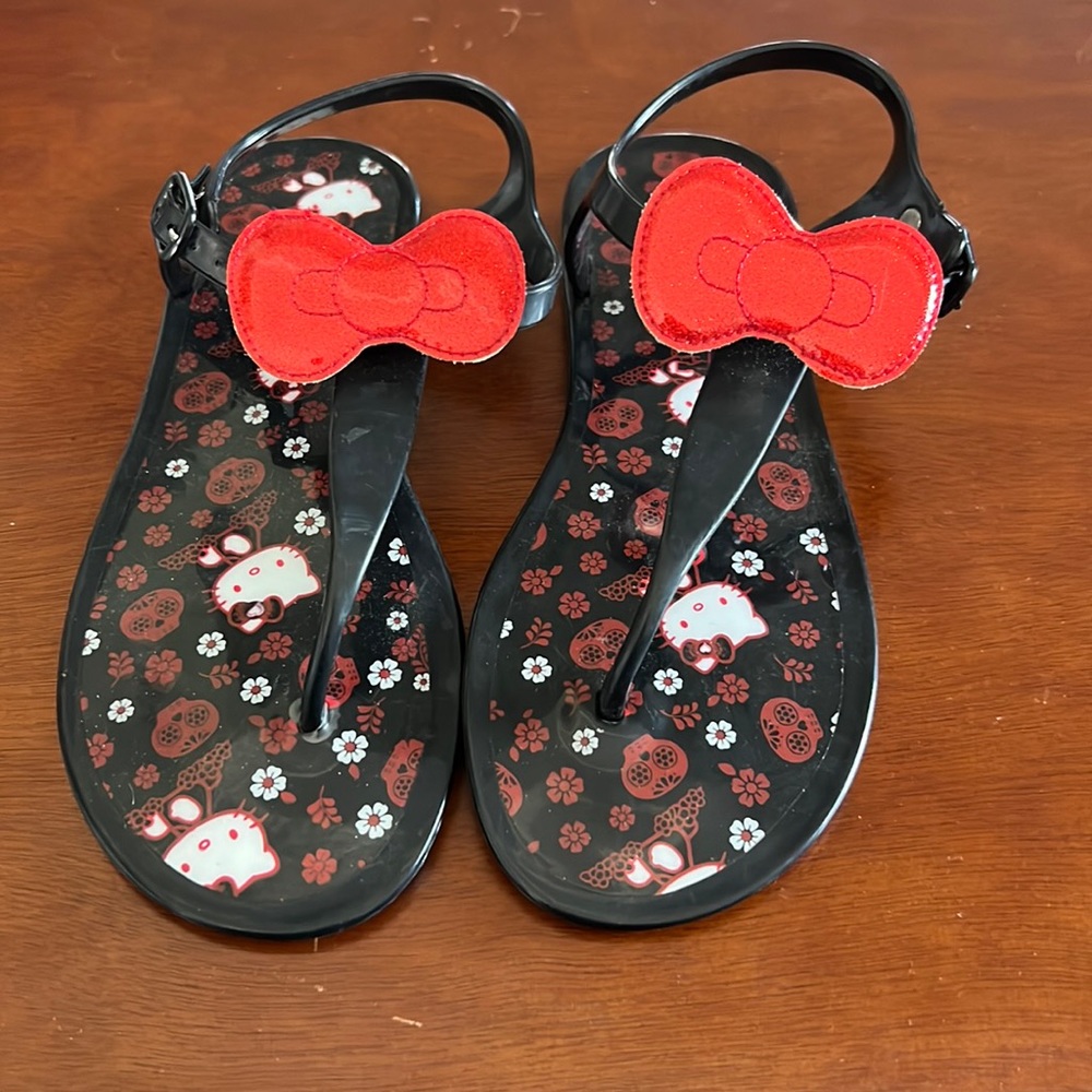 NWOT SANRIO Hello Kitty Jelly Sandal’s Size 6